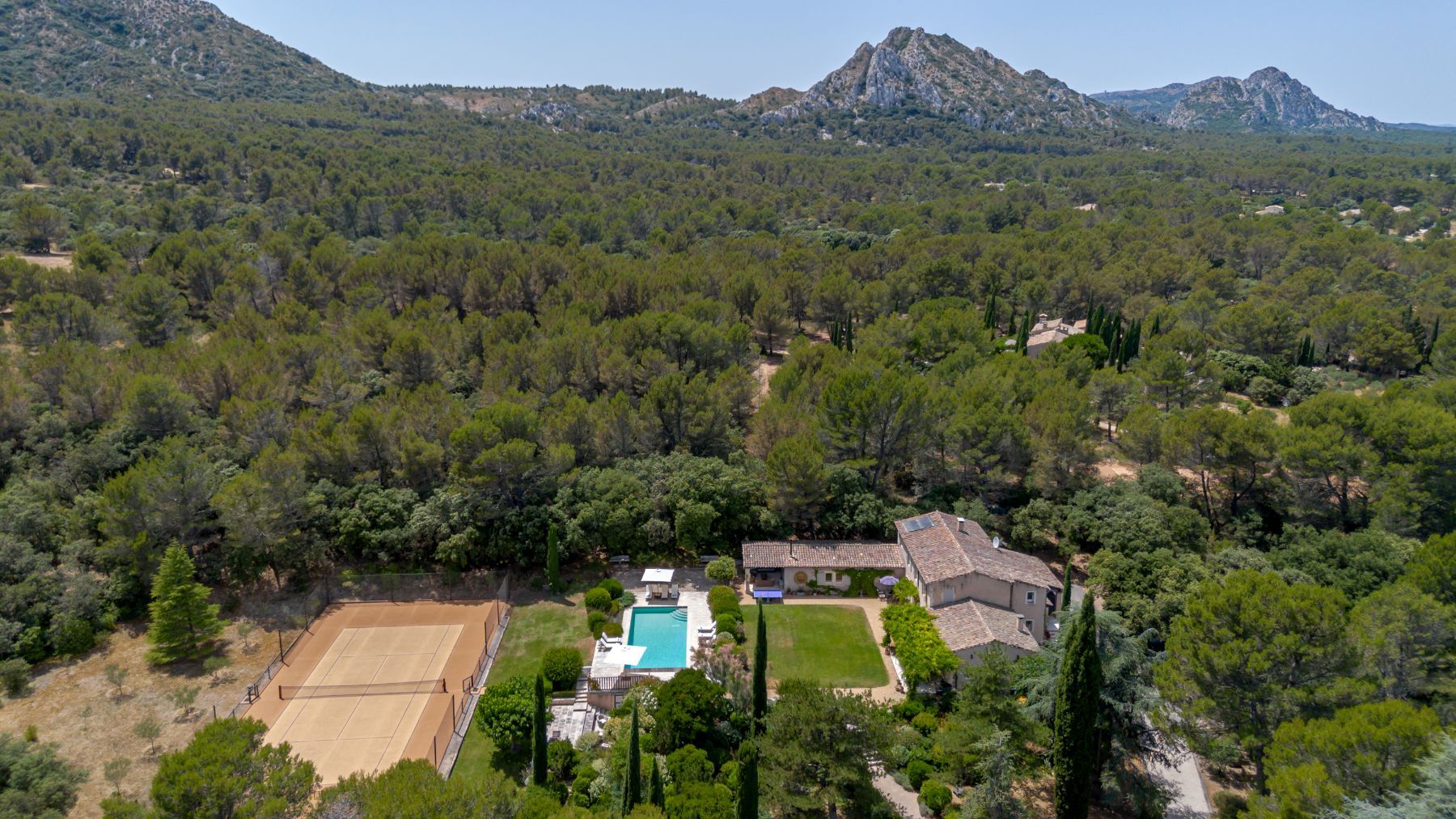 Mas de Roubine villa photo.